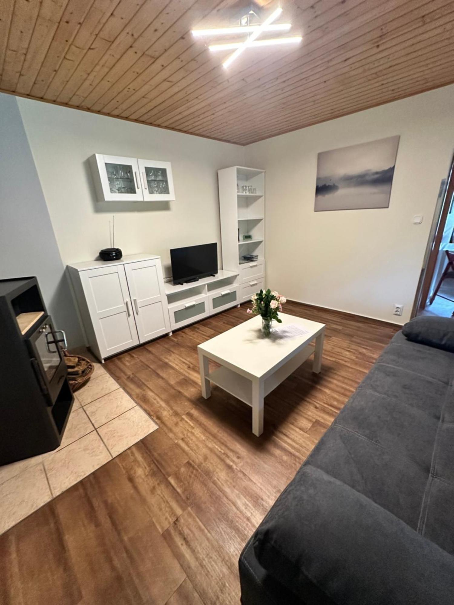 Bungalow Am Dobbertiner See Extérieur photo